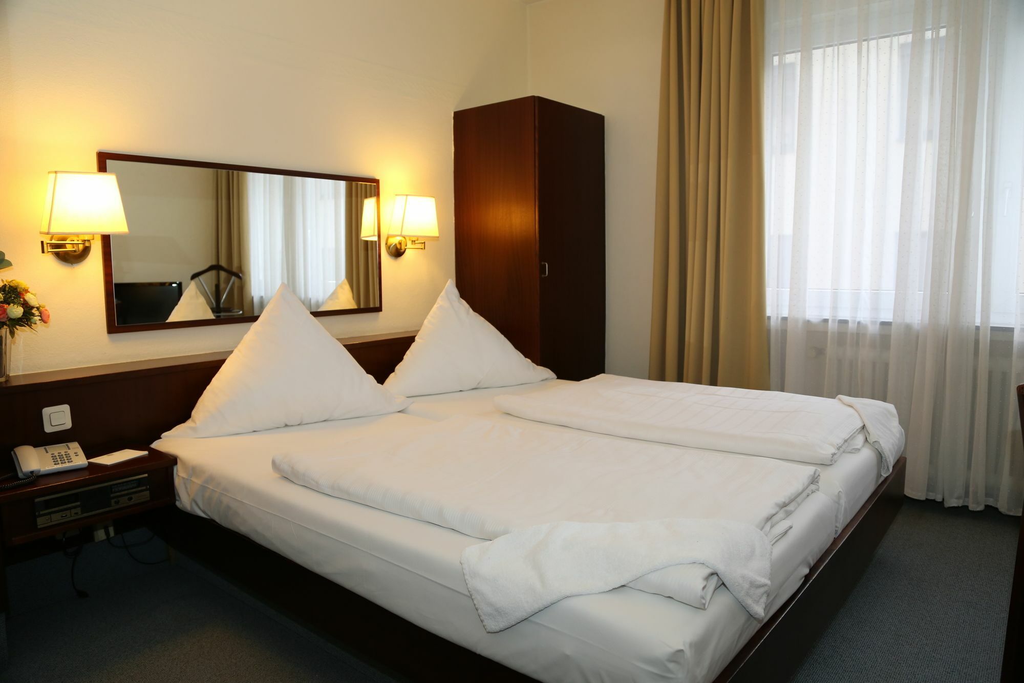 Hotel Loehndorf Бонн Экстерьер фото